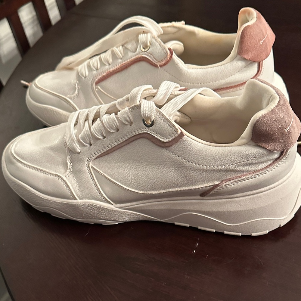 Zara White and Pink Women's Sneakers
